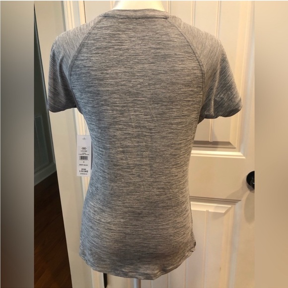 Athletic Top Size Medium Bundle: Red Jeans NYC Tank Top & Legend V-Neck Tee - Picture 7 of 8